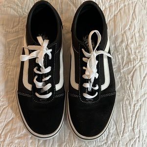 Size 9 black and white vans